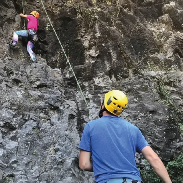 ROCK CLIMBING PETROHUE BELAYER